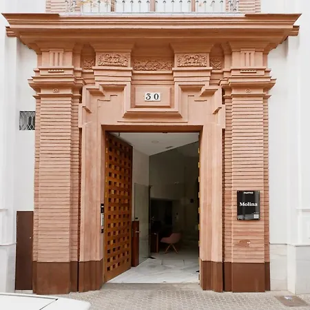 Numa Molina 2* إشبيلية